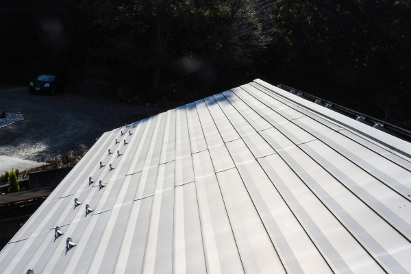 屋根塗装をしないとガルバリウムは色褪せる|外壁塗装・屋根塗装のことなら福岡市・糸島市のエコテックス